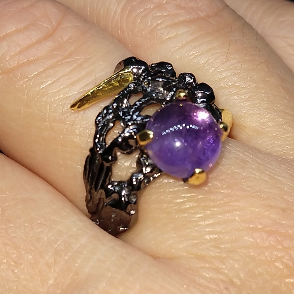 Cool natural amethyst sterling claw artistic ring - Picture 2 of 8